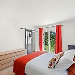 Provencal With Pool In Collobrieres 펜션