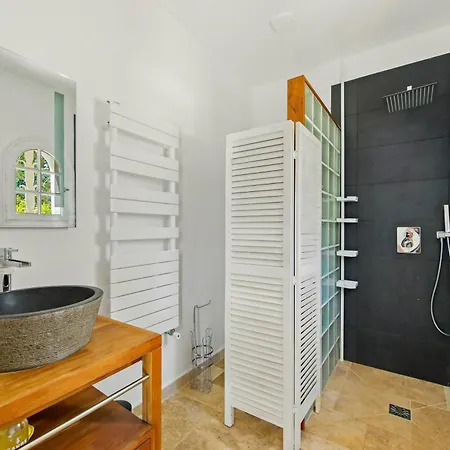 Villa Provencale Avec Piscine A Collobrieres * Conty