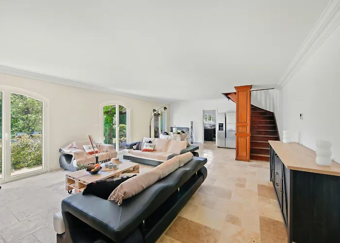 Provencal With Pool In Collobrieres *