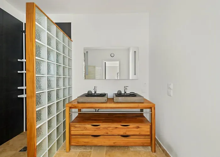 Provencal With Pool In Collobrieres Conty